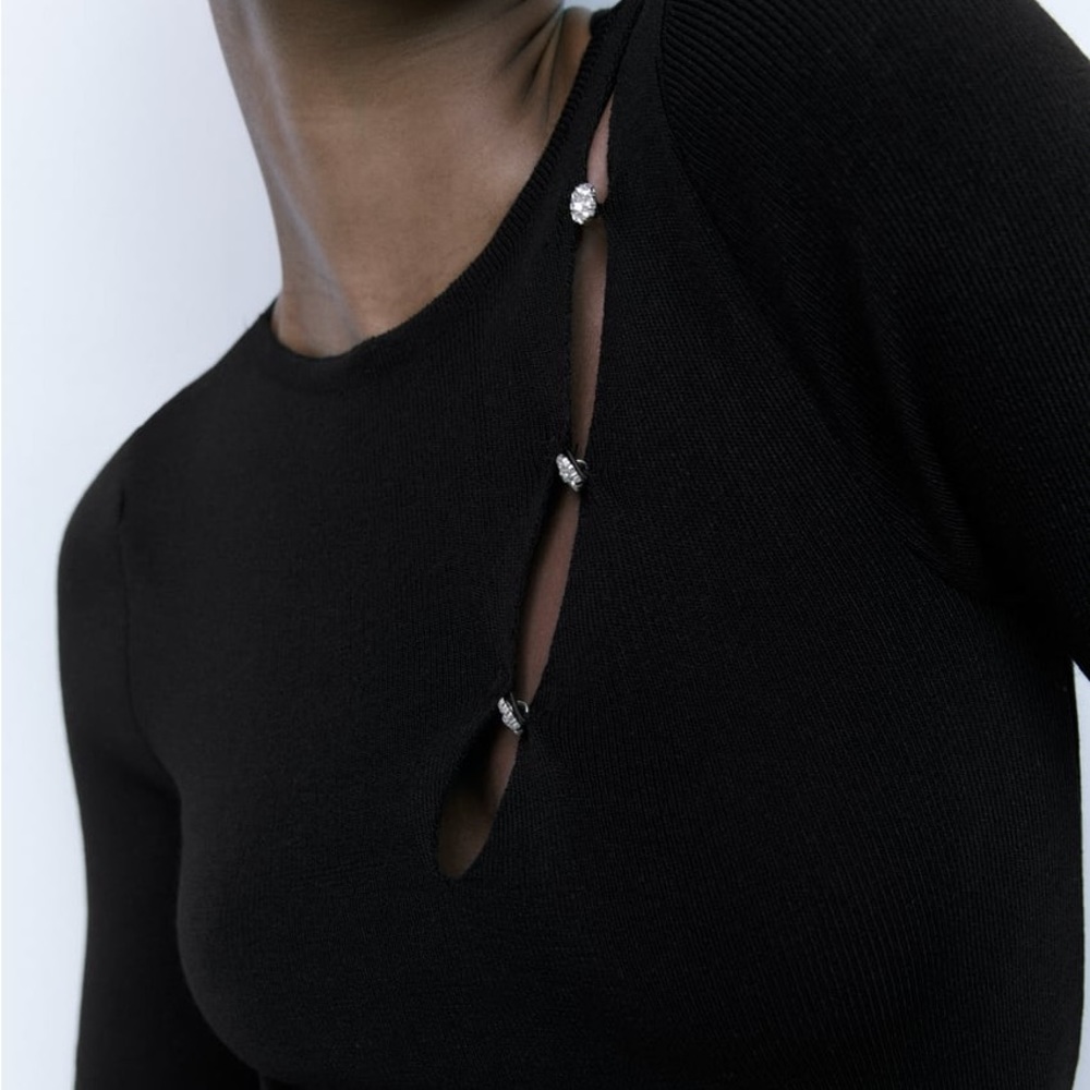 🔴 Zara Knit Long Sleeve Top with Cut Outs and Rhinestone buttons